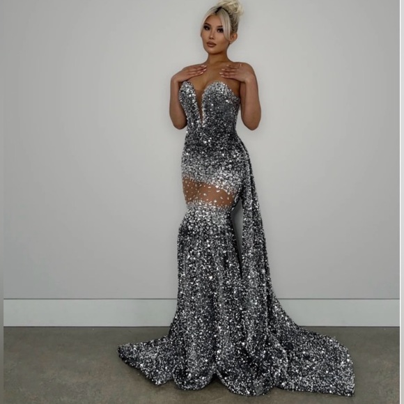 Cindy Gown - Picture 1 of 3